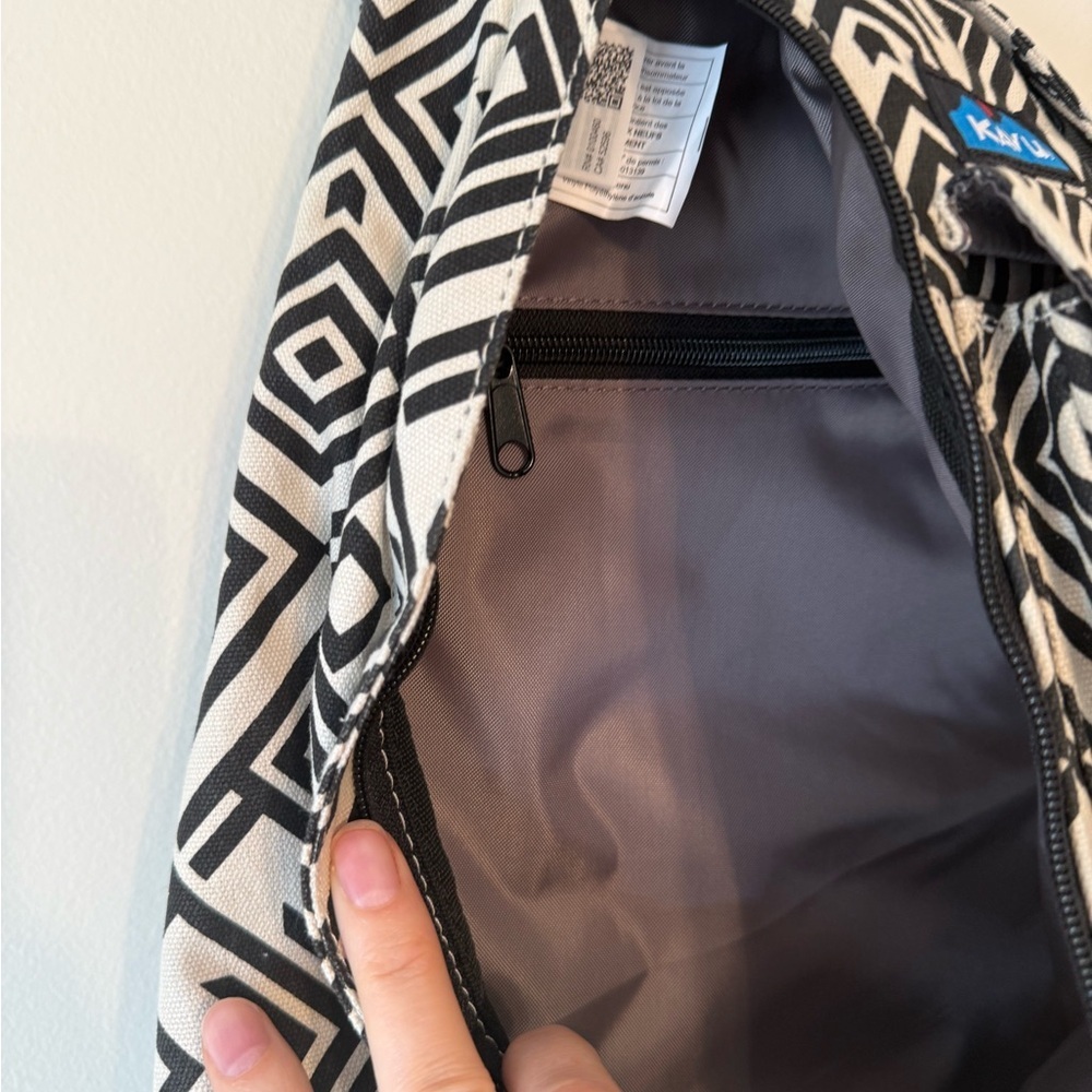 Kavu Black & Cream Geometric Sling Rope Bag in Lobby Tile - Picture 5 of 8